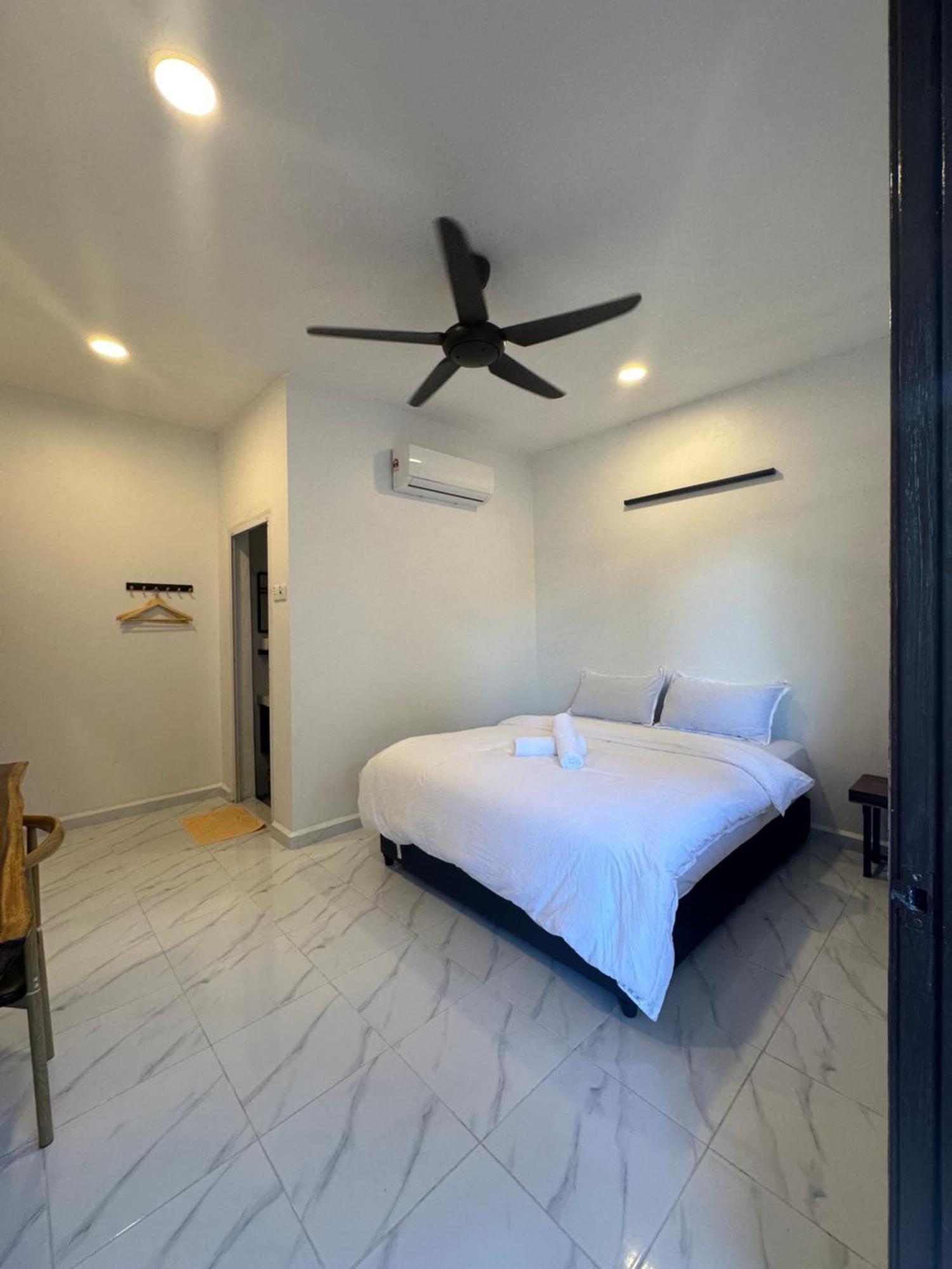 Guest House Gua Kelam Kaki Bukit Esterno foto