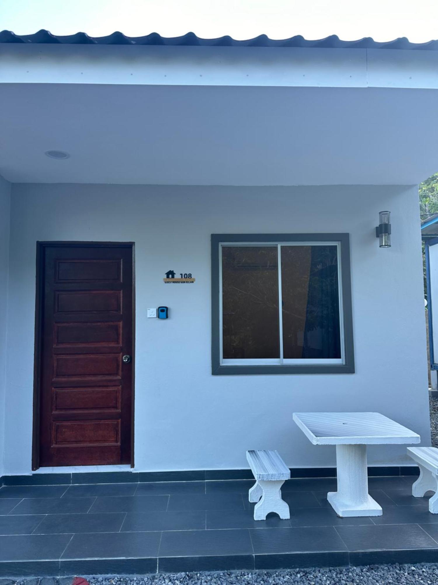 Guest House Gua Kelam Kaki Bukit Esterno foto