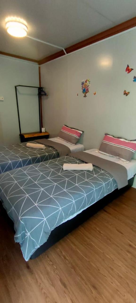 Guest House Gua Kelam Kaki Bukit Esterno foto